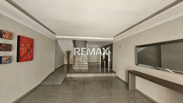 EN ALQUILER Apartamento SEMIAMOBLADO en Il Tranvía - Torre II