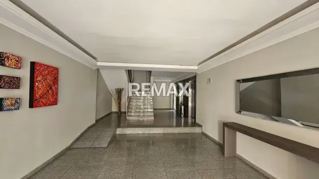 EN ALQUILER Apartamento SEMIAMOBLADO en Il Tranvía - Torre II