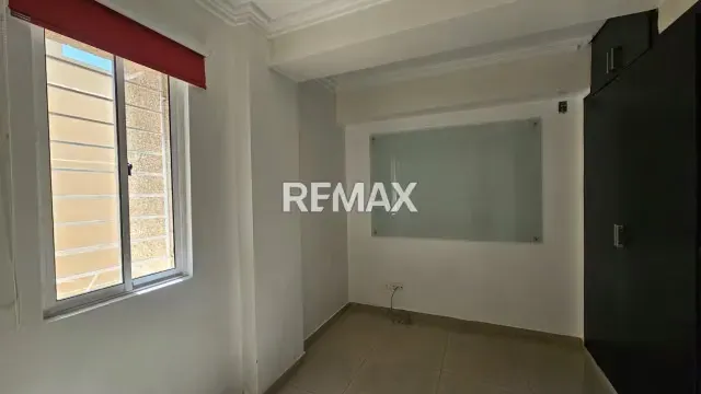 EN ALQUILER Apartamento SEMIAMOBLADO en Il Tranvía - Torre II - 12