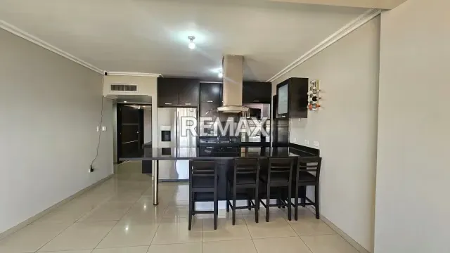 EN ALQUILER Apartamento SEMIAMOBLADO en Il Tranvía - Torre II - 5