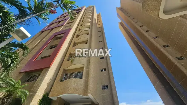EN ALQUILER Apartamento SEMIAMOBLADO en Il Tranvía - Torre II - 10