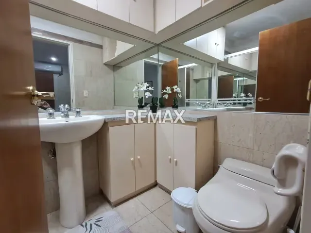 Alquilo apartamento de 50 mt2 en edificio ejecutivo Urb. Campo Alegre - 6