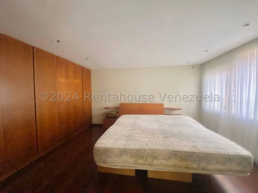 Casa (Multipes Niveles) en Venta en Oripoto, Distrito Metropolitano - 32
