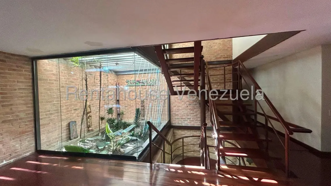 Casa (Multipes Niveles) en Venta en Oripoto, Distrito Metropolitano - 98