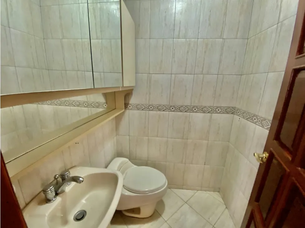 CASA EN VENTA LA CALIFORNIA NORTE 250 M2, 4 HAB, 2 1/2 BAÑOS, 4 P/E - 13