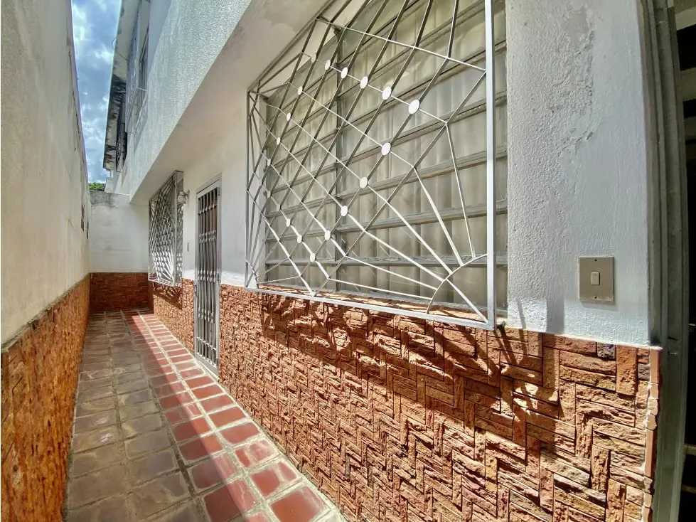 CASA EN VENTA LA CALIFORNIA NORTE 250 M2, 4 HAB, 2 1/2 BAÑOS, 4 P/E - 3