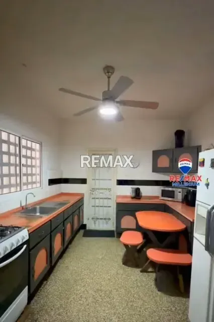 CASA VENTA SECTOR LA LAGO MARACAIBO - 7