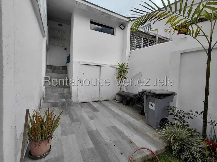 Casa (Duplex) en Venta en Los Castores, Miranda - 31