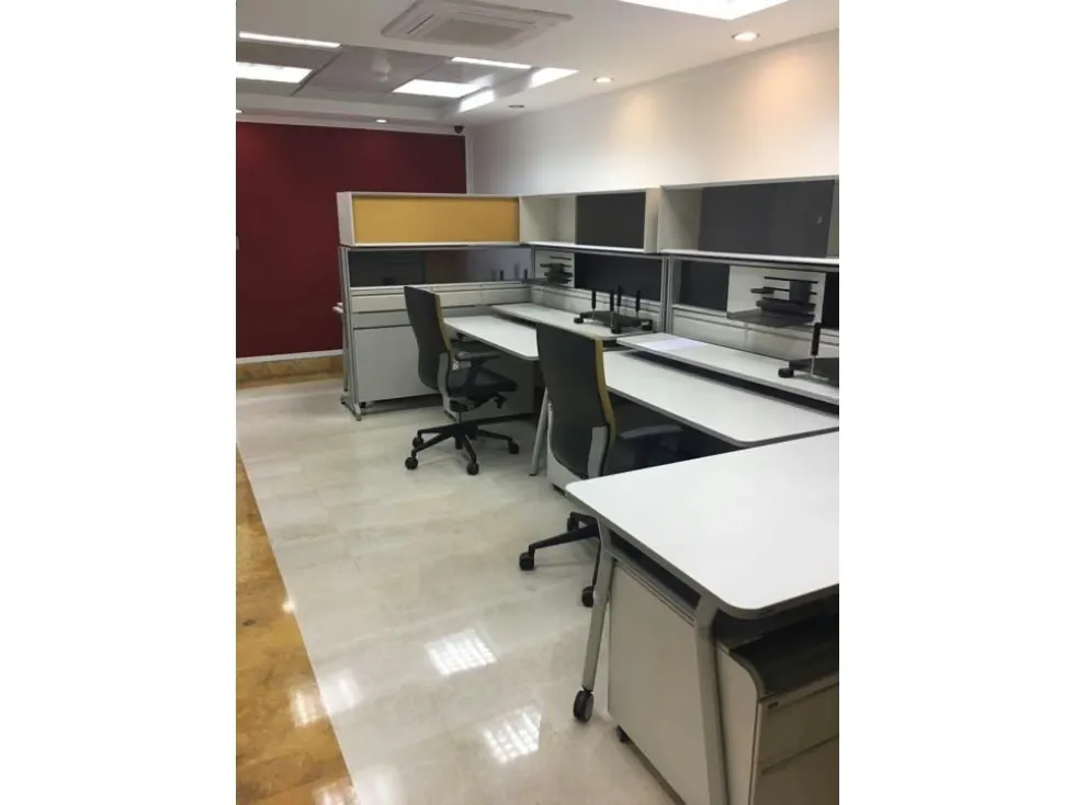 Se vende oficina 420m2 El Rosal 6740 - 12