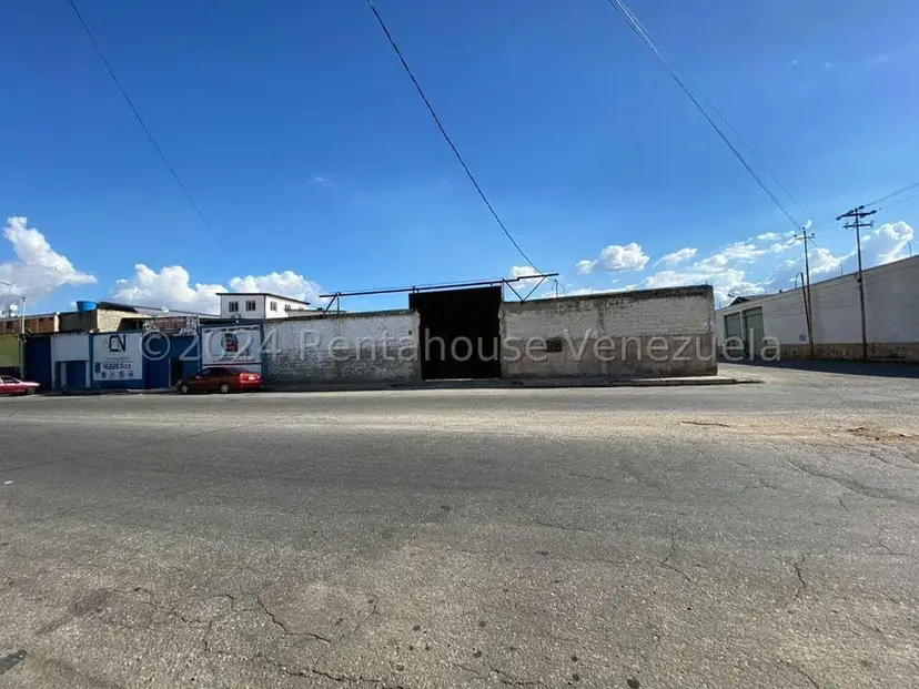 Comercial (Galpon - Deposito) en Alquiler en Zona Industrial 1, Lara