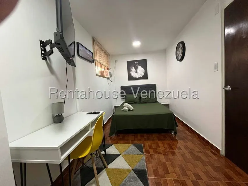 Apartamento (1 Nivel) en Alquiler en Los Palos Grandes, Distrito Metropolitano - 3