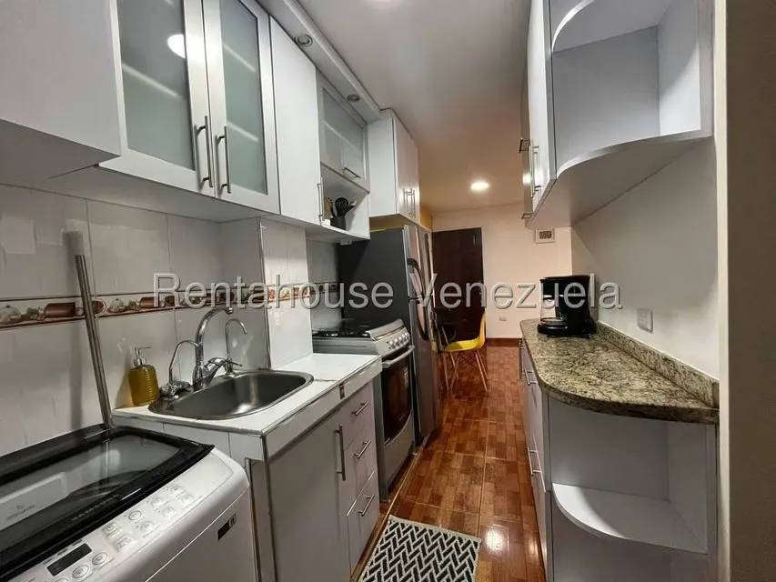 Apartamento (1 Nivel) en Alquiler en Los Palos Grandes, Distrito Metropolitano - 6