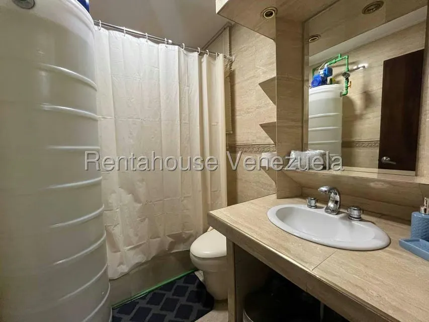 Apartamento (1 Nivel) en Alquiler en Los Palos Grandes, Distrito Metropolitano - 7