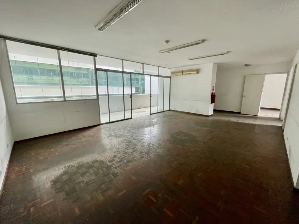 Vendo/alquilo oficina para remodelar 117m2 Torre Roraima 9383 - 3
