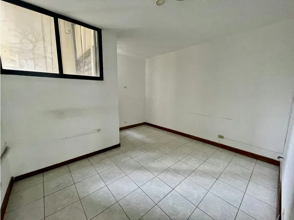 Vendo/alquilo oficina para remodelar 117m2 Torre Roraima 9383 - 5
