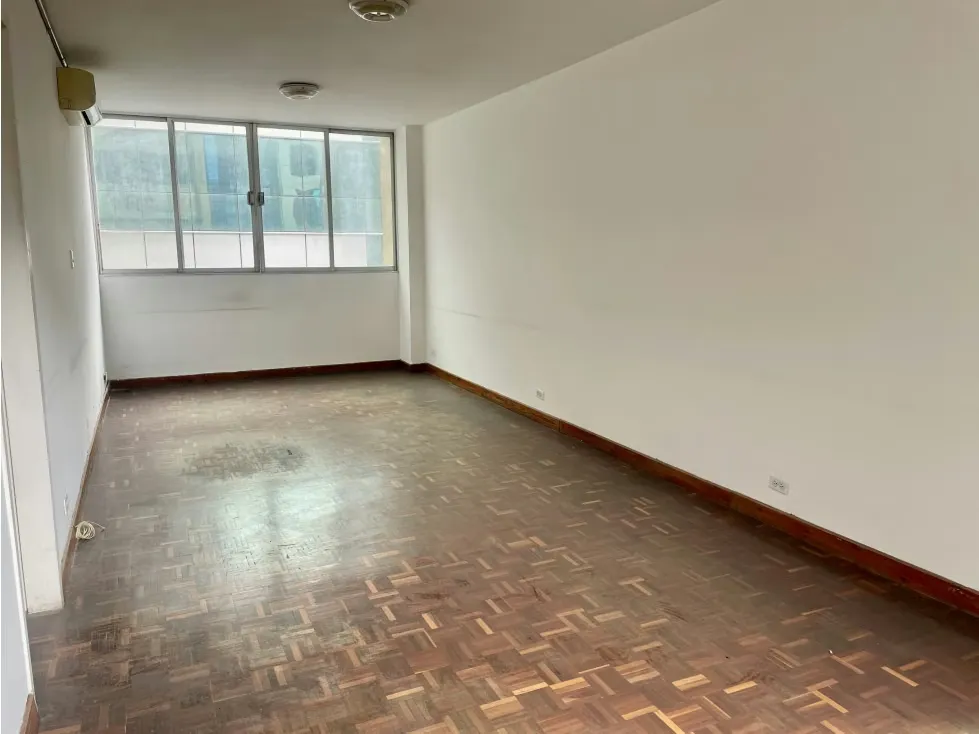 Vendo/alquilo oficina para remodelar 117m2 Torre Roraima 9383 - 7