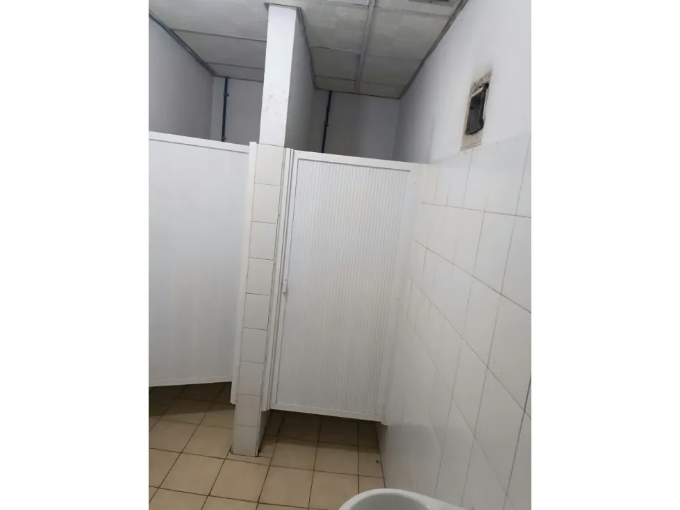 Local en venta 880m², Av Pricipal Del Llanito Petar - 18