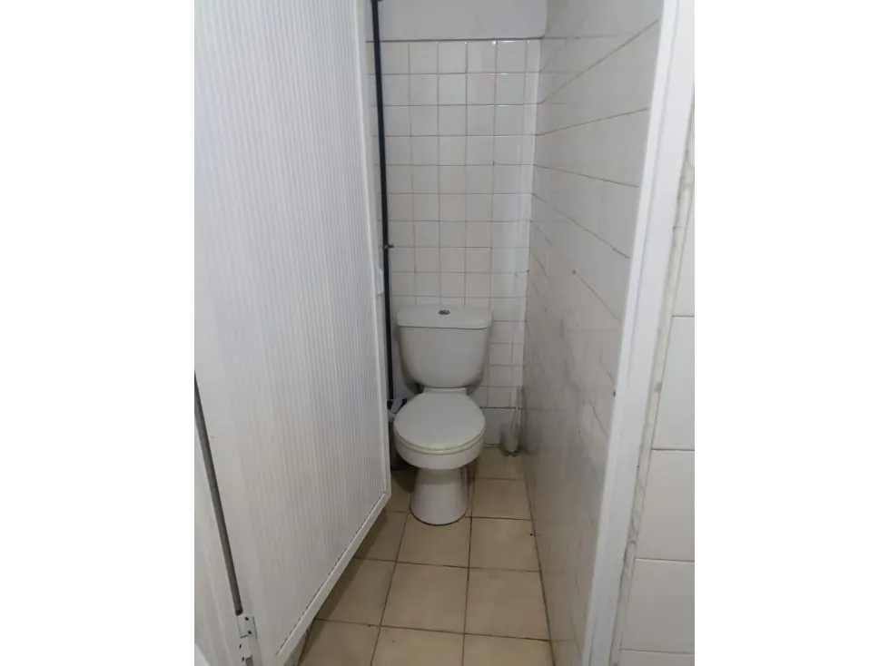 Local en venta 880m², Av Pricipal Del Llanito Petar - 21