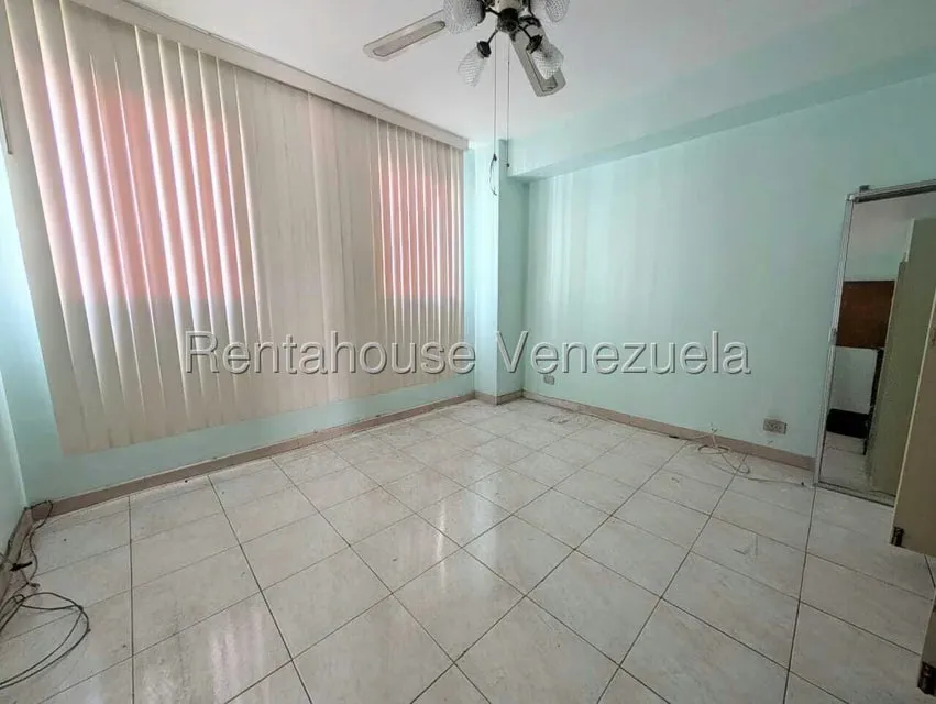 Apartamento (1 Nivel) en Venta en Santa Monica, Distrito Metropolitano - 4