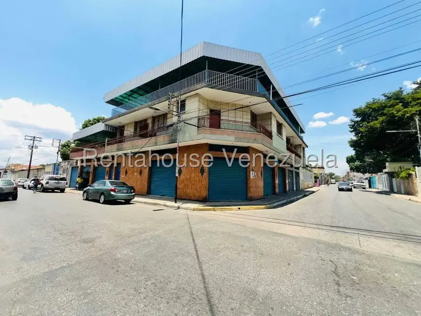 Comercial (Edificio) en Venta en Zona Centro, Aragua