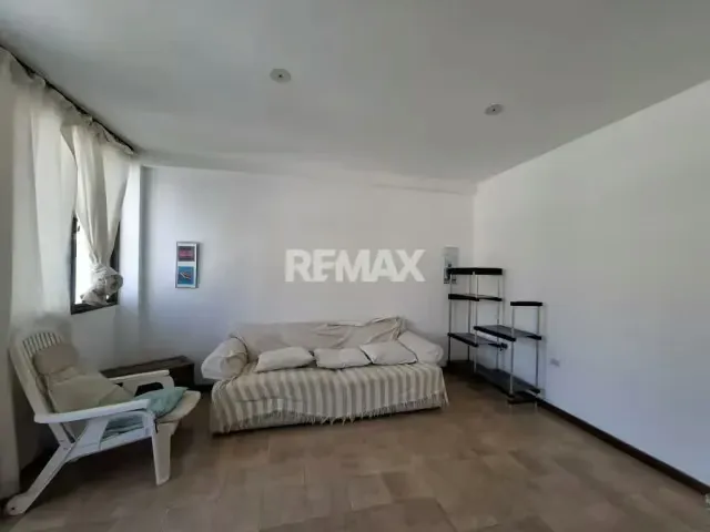 EN VENTA AMPLIO APARTAMENTO PARA REMODELAR, CON POTENCIAL VACACIONAL, A PASOS DEL CC LA VELA, CONJUNTO VACACIONAL CRYSTAL LAKE, URB. COSTA AZUL, PORLAMAR,ISLA DE MARGARITA. - 15