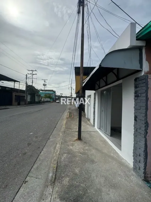 En Venta Local Comercial ubicado en Guanare, Corredor Vial Tomas Montilla, Calle 7 entre Carreras 13 y 14, Guanare, Portuguesa, Venezuela - 4