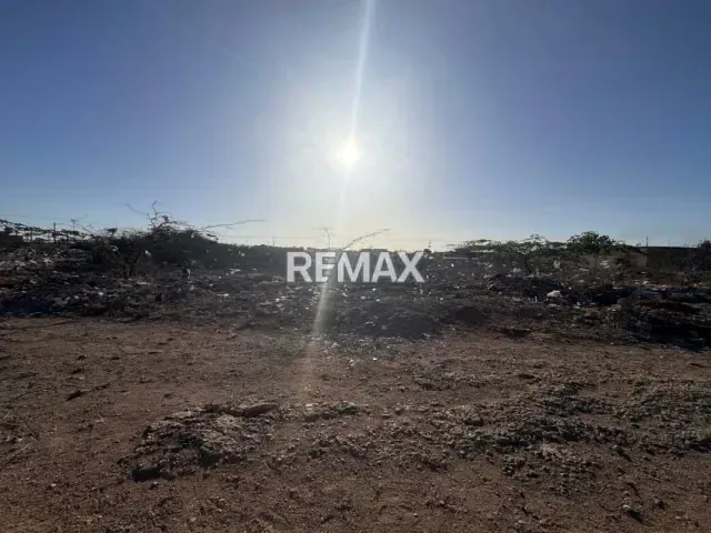 Parcela de terreno en venta ubicada en Avenida Ollarvides - 3