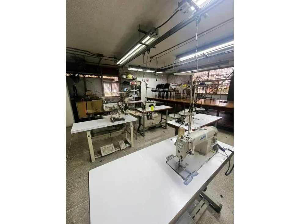 LOCAL COMERCIAL - AV. BARALT - 130 Mts2 - 3