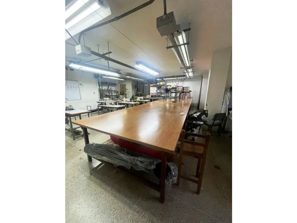LOCAL COMERCIAL - AV. BARALT - 130 Mts2 - 6