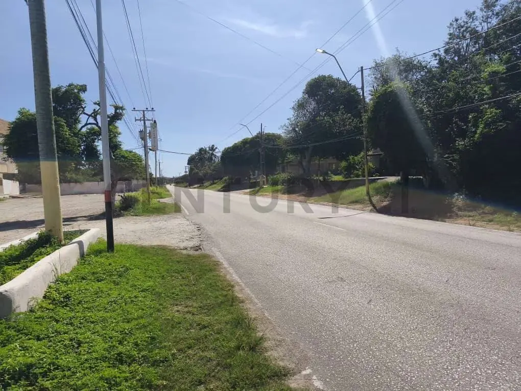 EXCELENTE TERRENO EN LA AVENIDA 31 DE JULIO A POCOS METROS DE PLAYA EL AGUA - 7