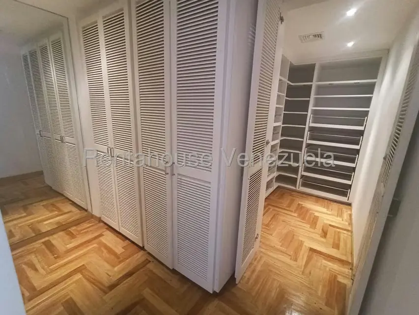 Casa (Multipes Niveles) en Venta en La Lagunita Country Club, Distrito Metropolitano - 52