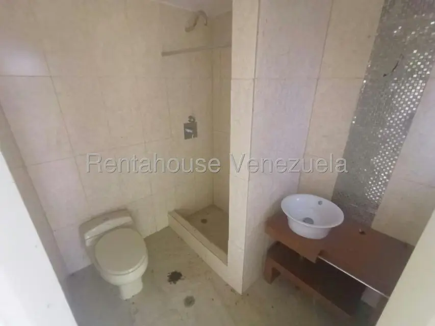 Casa (Multipes Niveles) en Venta en La Lagunita Country Club, Distrito Metropolitano - 77