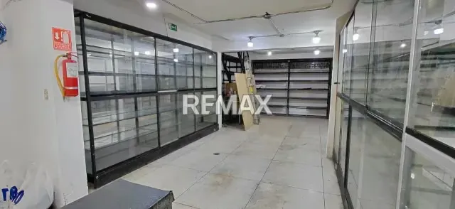 Local Comercial en Alquiler en Quinta Crespo - 3
