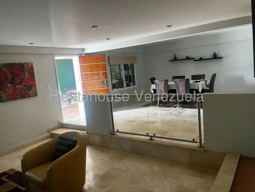 Casa (Duplex) en Venta en Oripoto, Distrito Metropolitano - 12