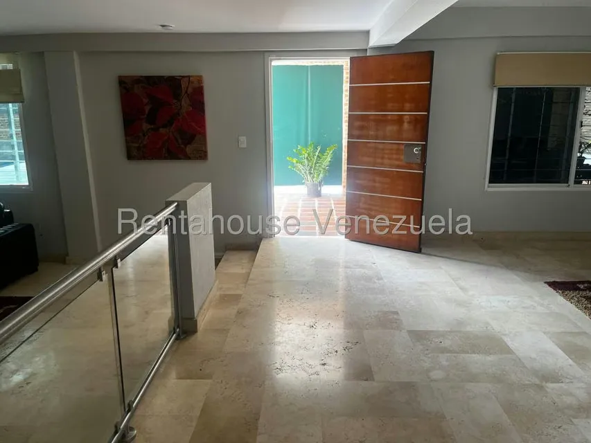 Casa (Duplex) en Venta en Oripoto, Distrito Metropolitano - 15