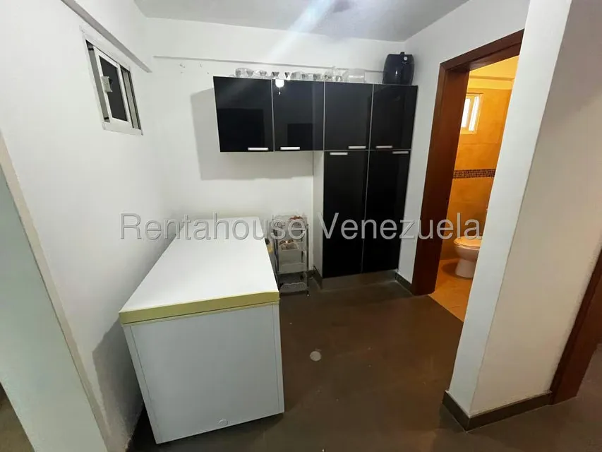 Casa (Duplex) en Venta en Oripoto, Distrito Metropolitano - 24