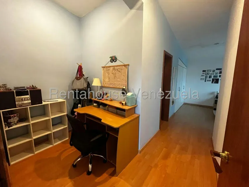 Casa (Duplex) en Venta en Oripoto, Distrito Metropolitano - 30