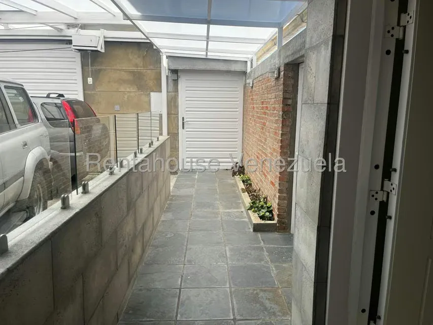 Casa (Duplex) en Venta en Oripoto, Distrito Metropolitano - 6