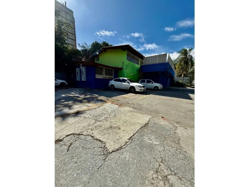 Se vende o alquila casa/local comercial 400m2 Chuao 7452 - 3