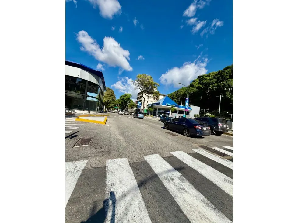 Se vende o alquila casa/local comercial 400m2 Chuao 7452 - 4