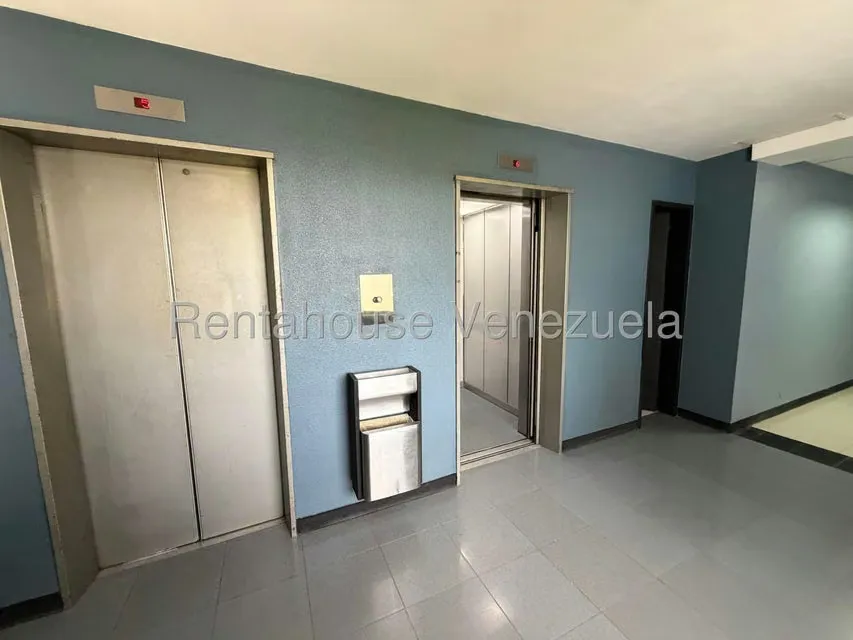 Oficina en Alquiler en Los Samanes, Distrito Metropolitano - 3