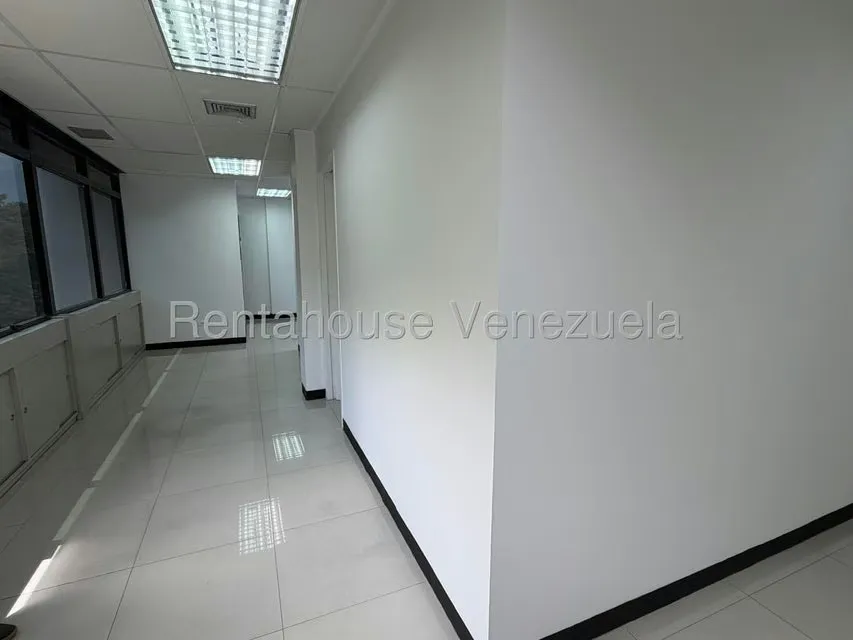 Oficina en Alquiler en Los Samanes, Distrito Metropolitano - 4