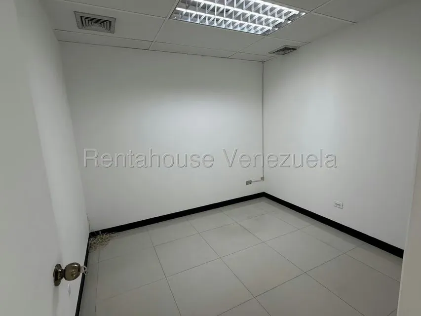 Oficina en Alquiler en Los Samanes, Distrito Metropolitano - 6