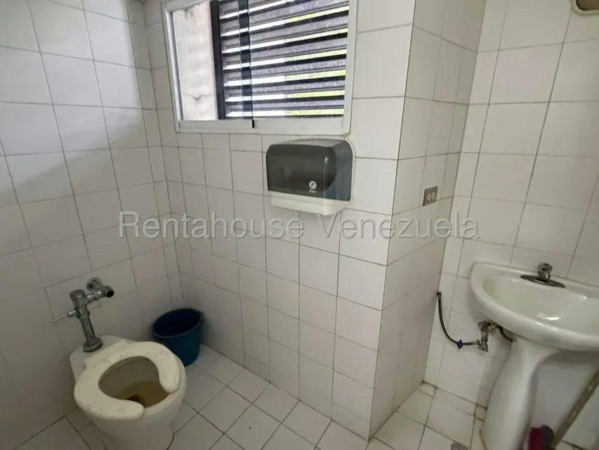 Oficina en Alquiler en Los Samanes, Distrito Metropolitano - 8