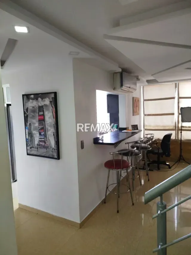 Venta de lindo PenHouse totalmente remodelado en El Encantado, El Hatillo - 2