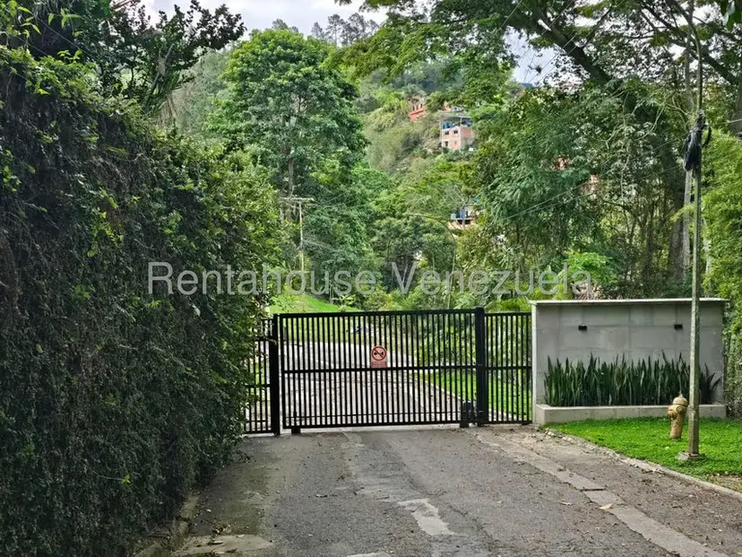 Townhouse (Duplex) en Alquiler en La Union, Distrito Metropolitano