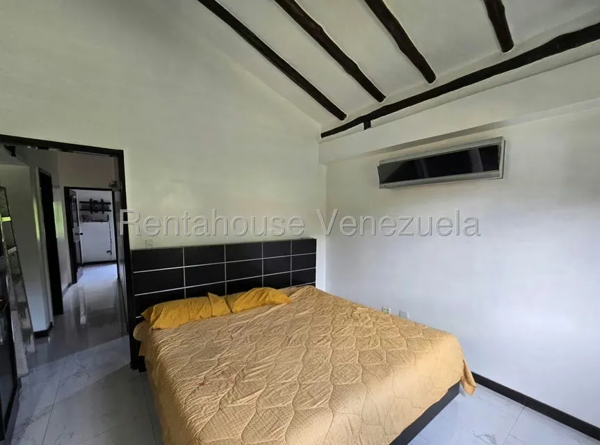 Townhouse (Duplex) en Alquiler en La Union, Distrito Metropolitano - 14