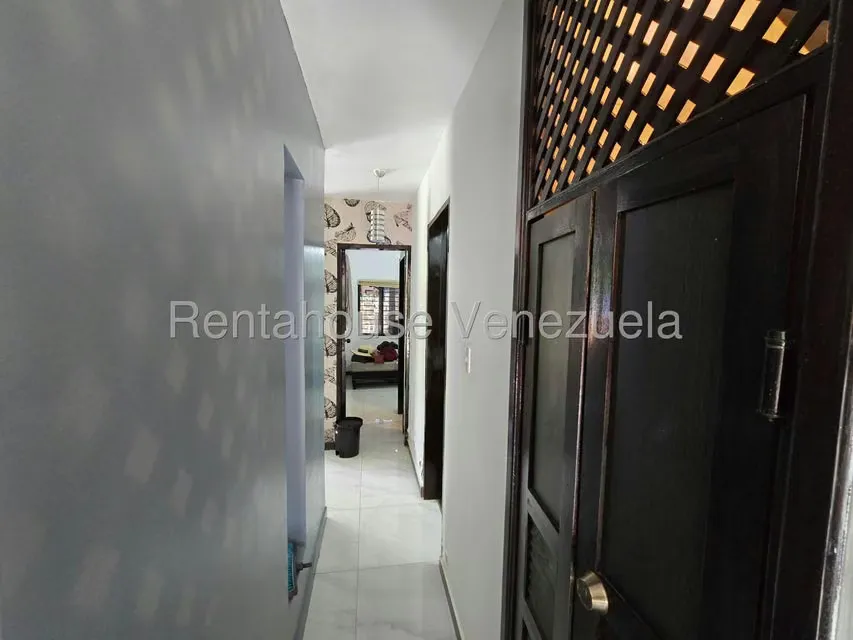 Townhouse (Duplex) en Alquiler en La Union, Distrito Metropolitano - 16