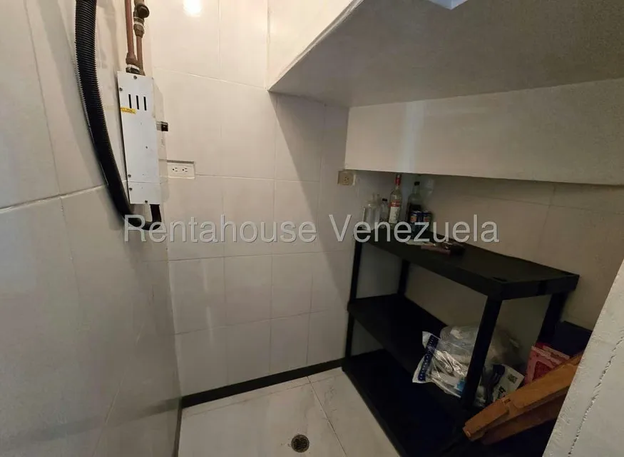 Townhouse (Duplex) en Alquiler en La Union, Distrito Metropolitano - 17