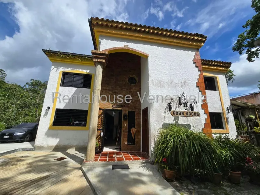 Townhouse (Duplex) en Alquiler en La Union, Distrito Metropolitano - 2